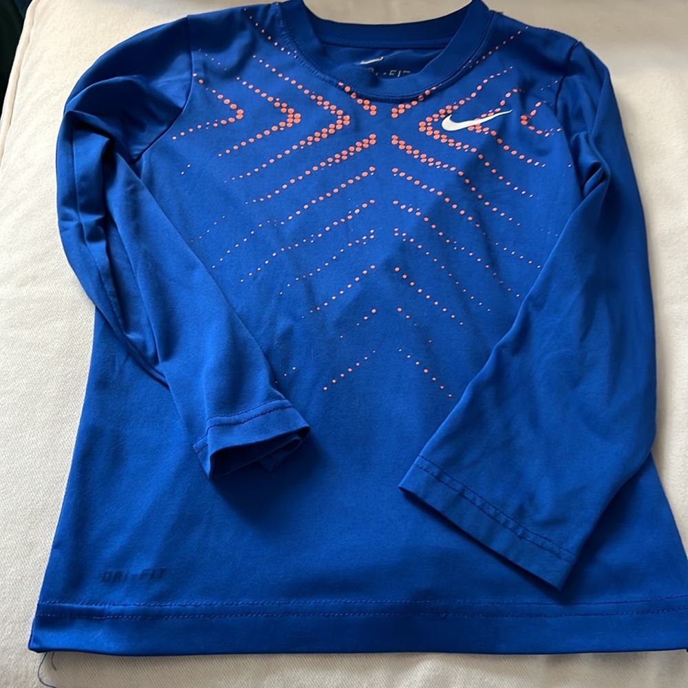 Nike dri-fit size 6